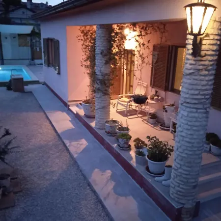 Haus In Mit Privatem Pool By Interhome 度假居 普拉