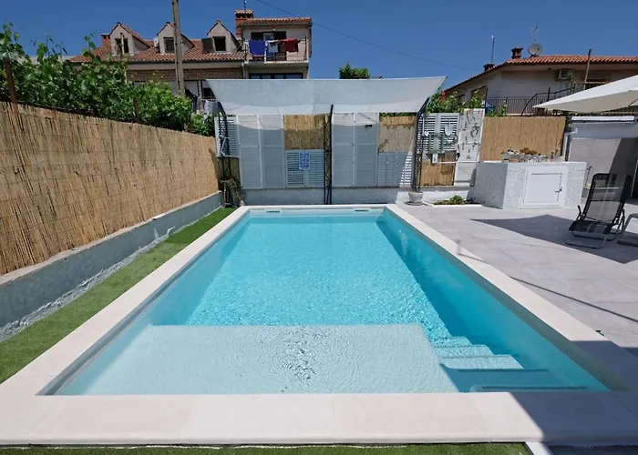 Haus In Pula Mit Privatem Pool By Interhome * Pula