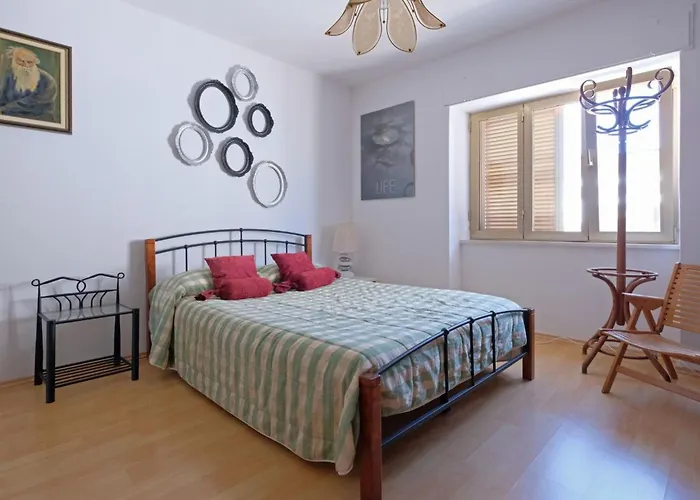 Haus In Pula Mit Privatem Pool By Interhome Сasa de vacaciones *