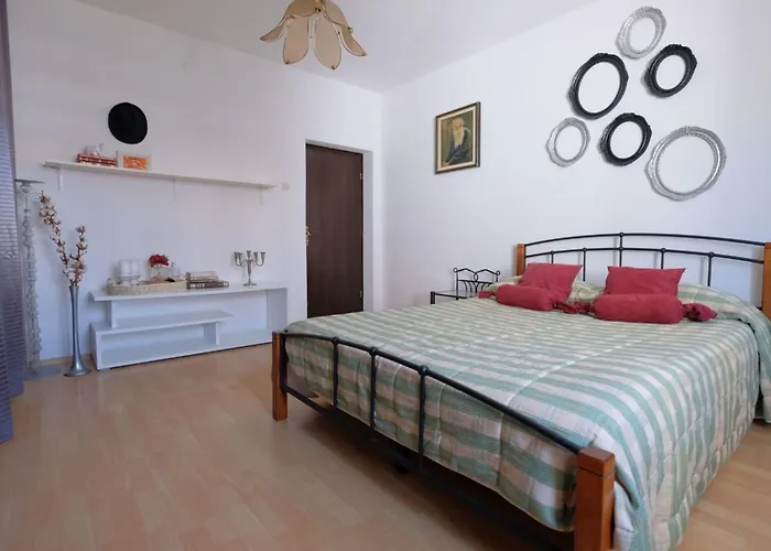 Haus In Pula Mit Privatem Pool By Interhome Сasa de vacaciones *