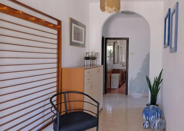 Haus In Pula Mit Privatem Pool By Interhome Сasa de vacaciones Pula