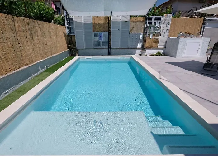 度假居 Haus In Mit Privatem Pool By Interhome 普拉