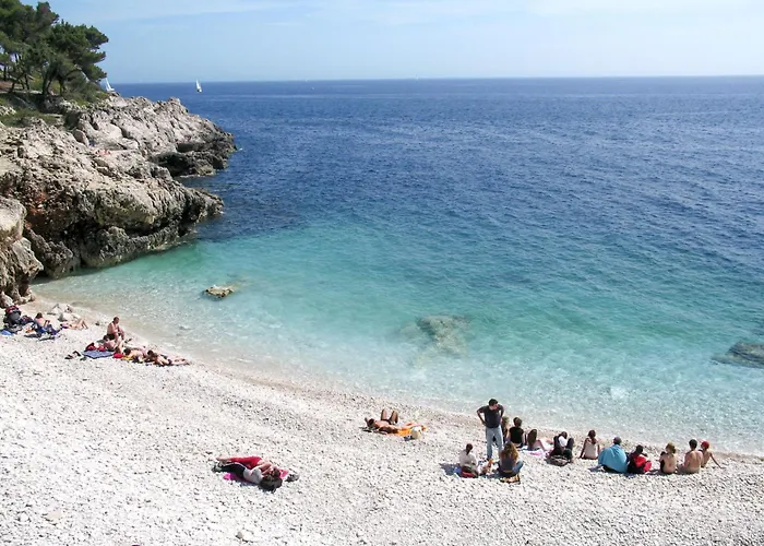 Сasa de vacaciones Haus In Pula Mit Privatem Pool By Interhome