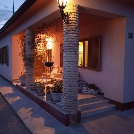 Haus In Mit Privatem Pool By Interhome