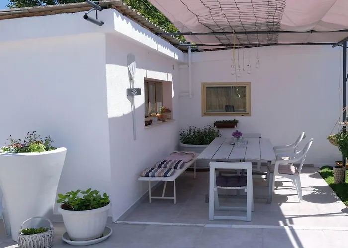 Haus In Mit Privatem Pool By Interhome Póla