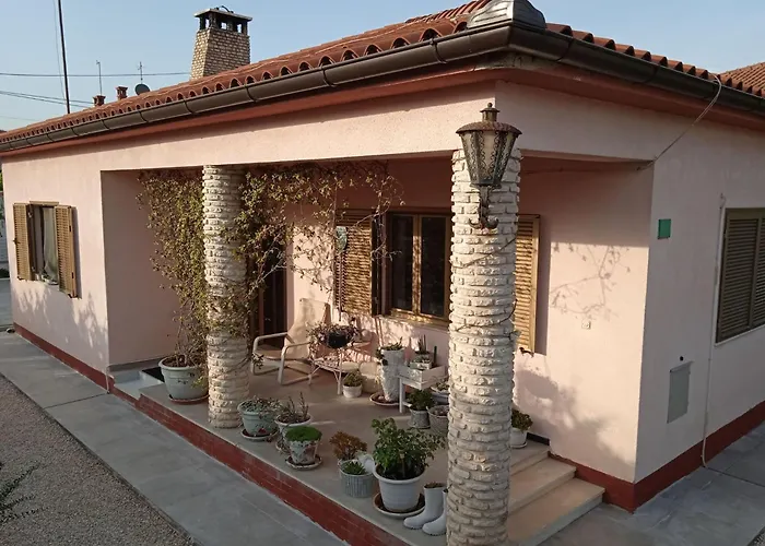 Haus In Mit Privatem Pool By Interhome Póla